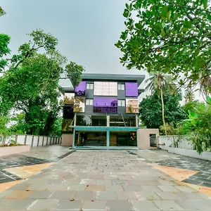 Hotel Super Townhouse Edassery Blue Bells, Angamali